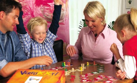 Typisch sind laut einer Ravensburger-Studie beim Spielen Verhaltensmuster aus dem Alltag, die noch deutlicher zutage traten. Foto: Ravensburger