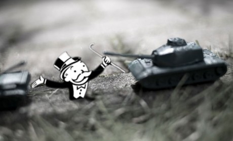 Fotos: nurmalso/photocase.de, Hasbro. Montage: Sebastian Wenzel